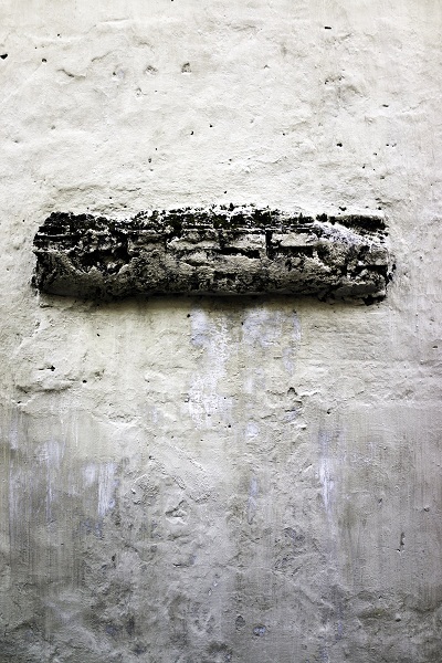 empty_white_wall.jpg