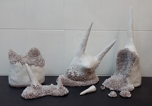 31784893_3c4a59e4_alessndroformigoni2cceramic2cearthwareandwhiteglaze2c25x50x30cm_copy5.jpg
